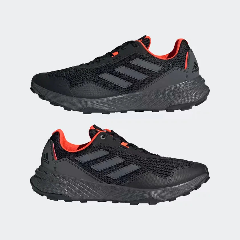 tenis adidas tracefinder